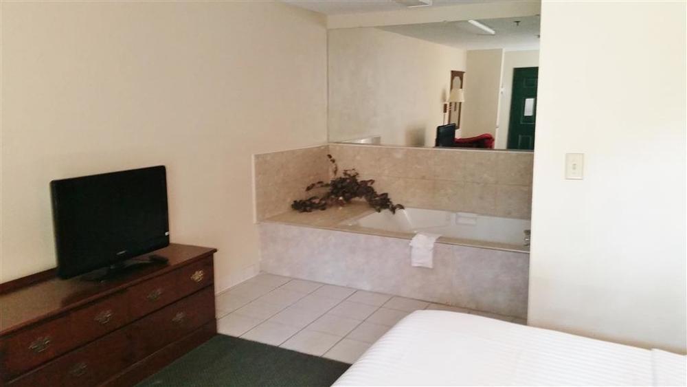 Country Hearth Inn & Suites Augusta Rom bilde