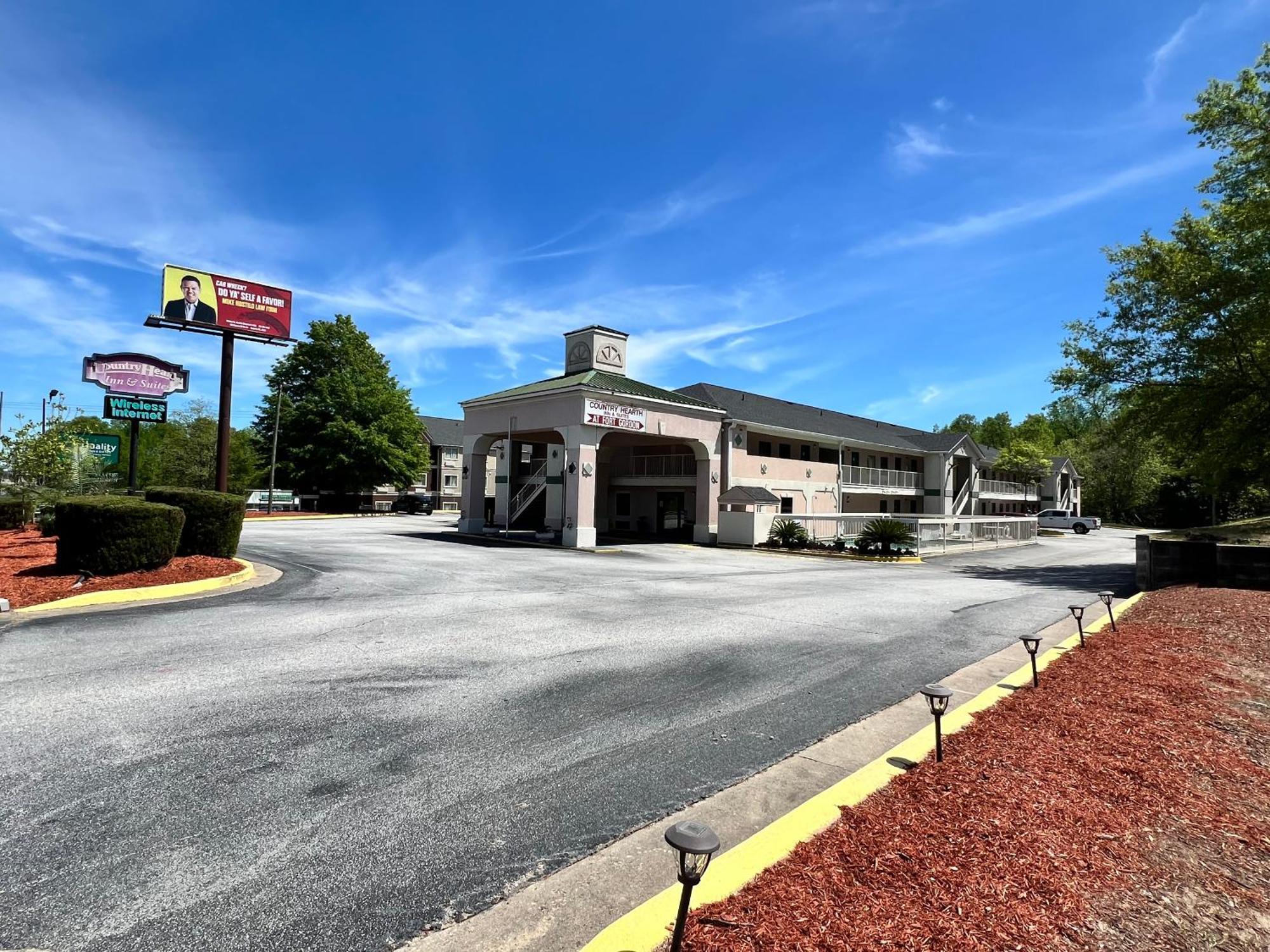 Country Hearth Inn & Suites Augusta Eksteriør bilde