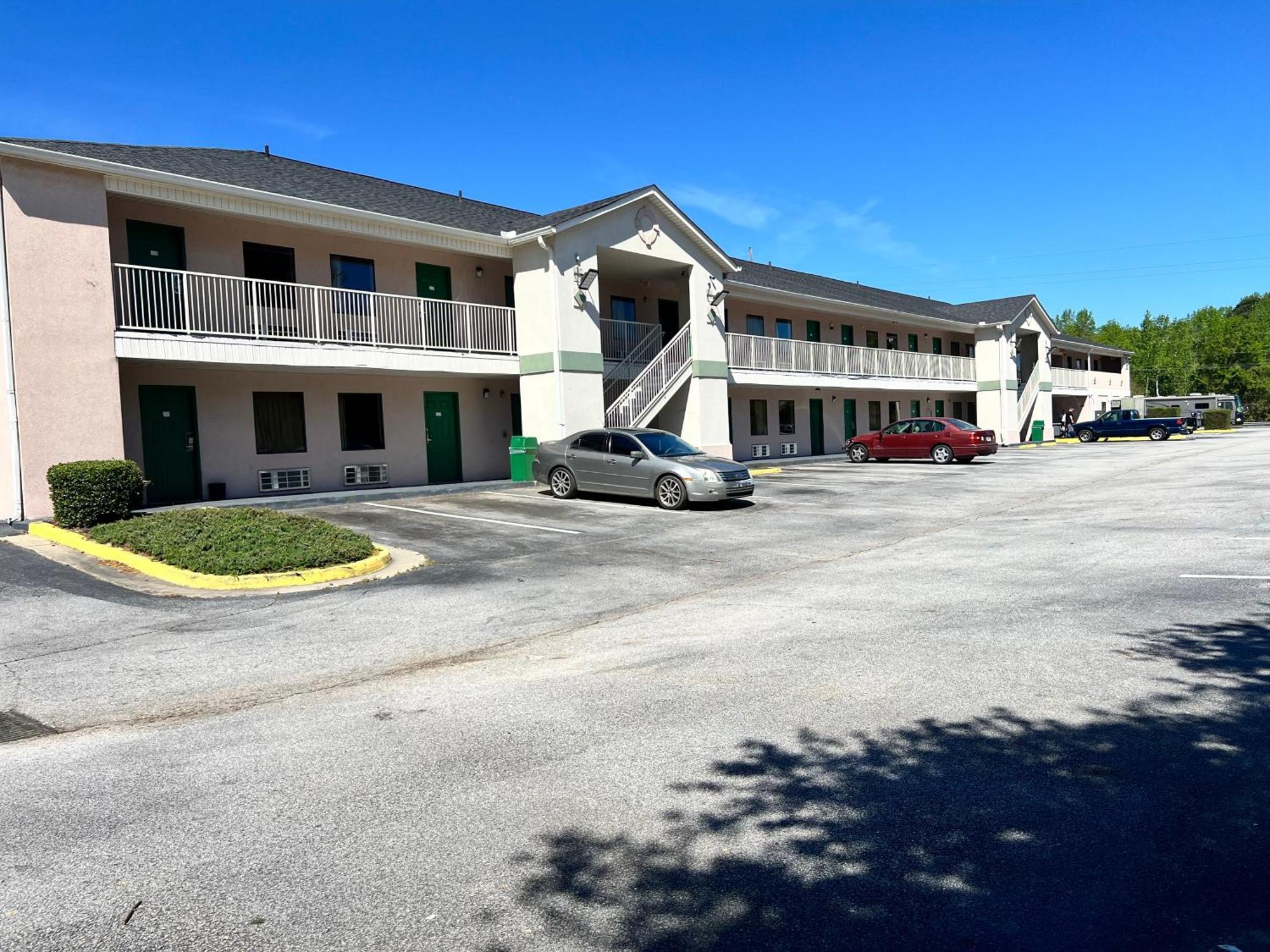 Country Hearth Inn & Suites Augusta Eksteriør bilde