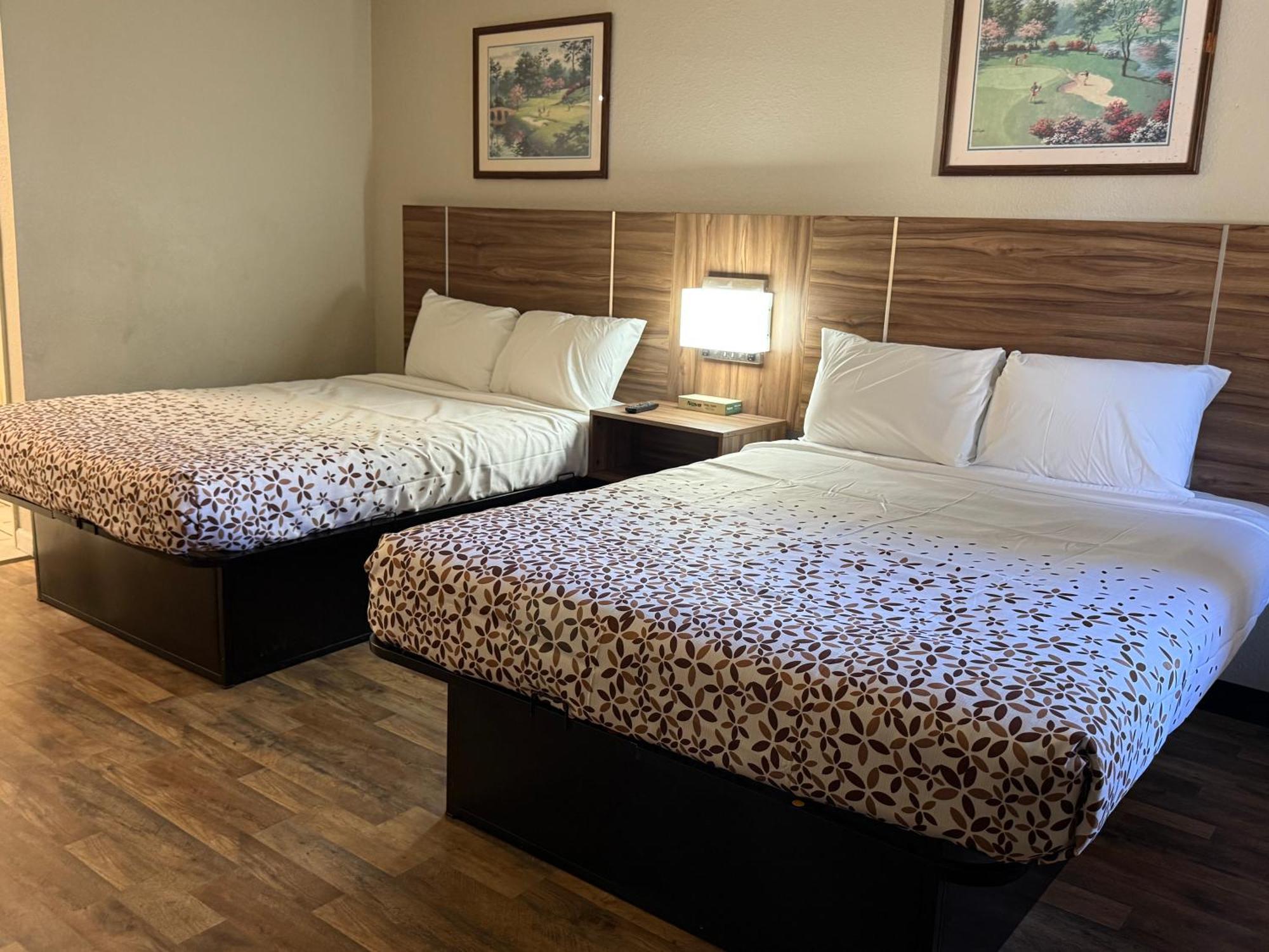 Country Hearth Inn & Suites Augusta Eksteriør bilde