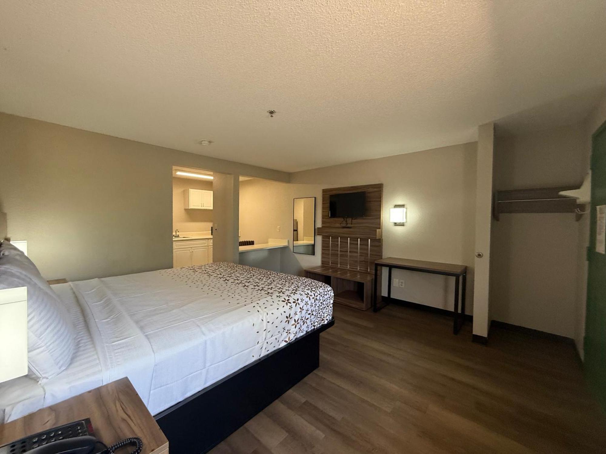 Country Hearth Inn & Suites Augusta Eksteriør bilde