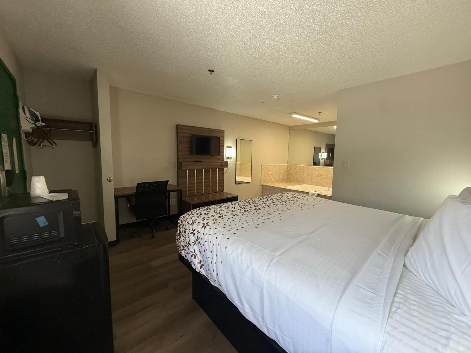 Country Hearth Inn & Suites Augusta Eksteriør bilde