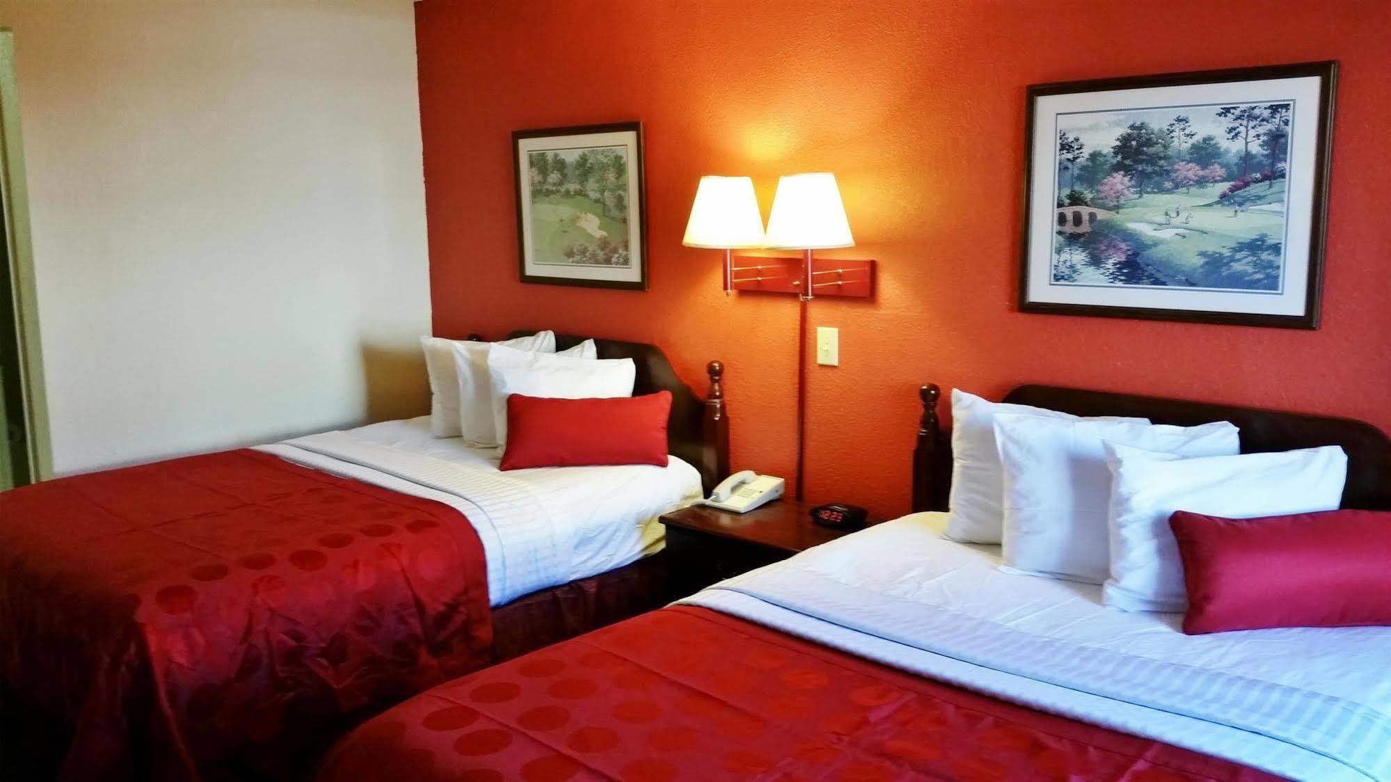 Country Hearth Inn & Suites Augusta Eksteriør bilde