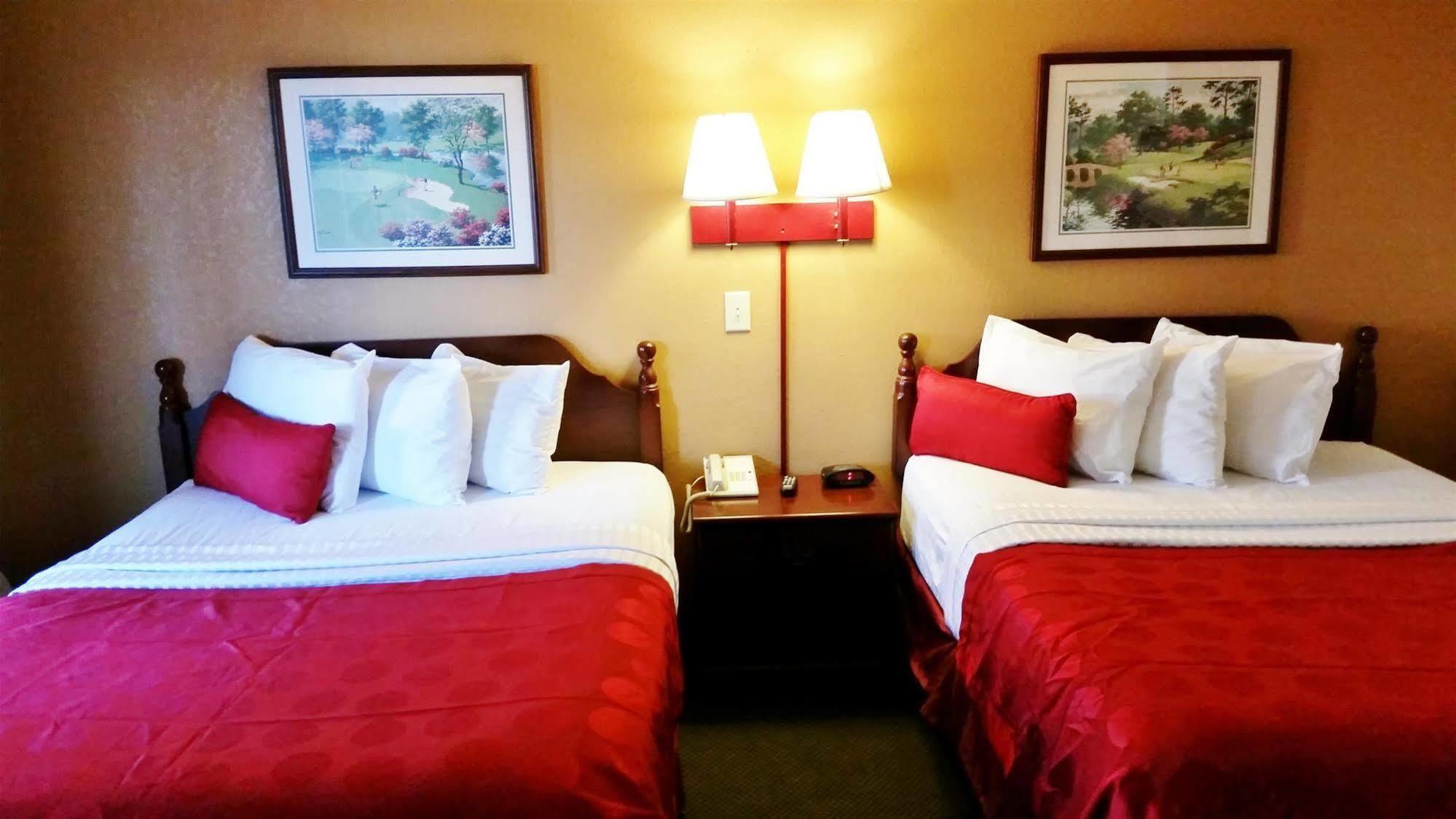 Country Hearth Inn & Suites Augusta Eksteriør bilde